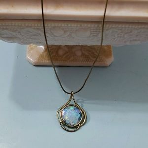 Gorgeous shell necklace